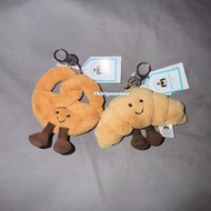 全新正版 🥨 🥐 Jellycat Amuseables Croissant / Pretzel Bag Charm KC Keychain 椒鹽脆餅 椒鹽捲餅 鹹水結 紐結餅 糖圈 麵包 鹼水結 牛