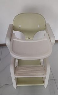 實用型兒童餐椅 可拆餐盤 不可摺疊 高度可調 附樓梯/儲物 塑膠材質 穩固耐用