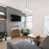 โรงแรม Cambridge House - Modern 2 Bedroom House, Close to Luton Airport & Town Centre - Luton