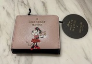 KS♠️KATE SPADE 聯名Disney米妮噴香水 黑桃A對開釦式二折短夾 牛皮皮夾 金色立體LOGO