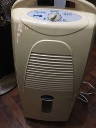 Dehumidifier Accurus 抽濕機二手10L/day 已清洗內外一切正常西貢區取