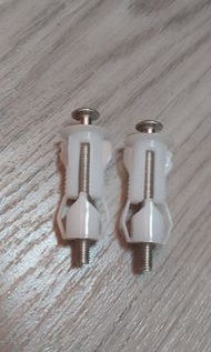 Roca廁所板配件,膨脹螺絲一對，全新