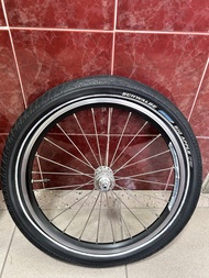 9成半新 Schwalbe Big Apple 18寸 連 birdy 呔令 8速波。