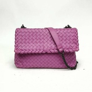 BOTTEGA VENETA Olimpia編織翻蓋斜挎包紫色羊皮革肩背包