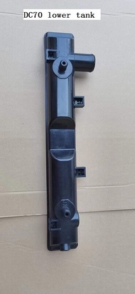 Bồn Nước Tản Nhiệt Phù Hợp Cho Máy Gặt Đập & Ô Tô: Bình Trên/Dưới KUBOTA DC70-1 Chiếc