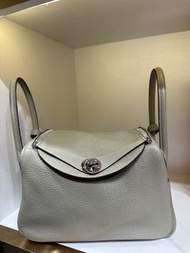 97%新 Hermes Lindy 26 鼠尾草綠銀扣上膊袋
