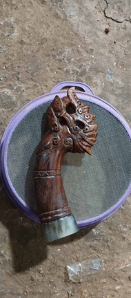 gagang golok kayu ukir wayang