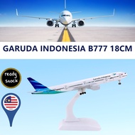 18cm Garuda Indonesia Airlines Boeing B777 dengan Roda Gear Pendaratan Resin Penumpang Kargo Pesawat
