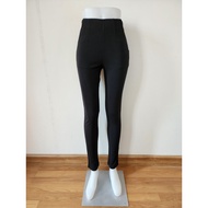 Rochef Zipper Fabric A03 Length 40-41 Inches.