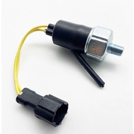 Hitachi EX200-5 6BG1 Engine Oil Pressure Switch Fuel Sensor 1-82410170-1