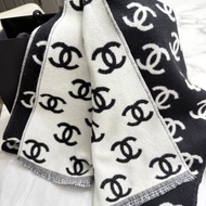 Chanel香奈兒經典黑白logo圍巾