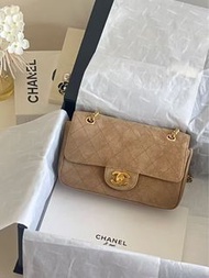 Chanel 啡色麂皮金扣單肩包迷你