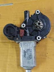 มอเตอร์กระจกไฟฟ้า TOYOTA  FR หน้าขวาVIOS ปี03-07/ALTIS ปี03 -07/CAMRYACV30 ปี 03 คัมรี่  หน้าขวา หน้