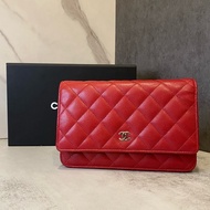 《 Chanel 荔枝牛皮 銀扣Woc 》 二手品 26開