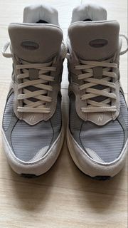 New Balance 2002R GTX M2002RXJ 淺灰色男裝Gore-tex, 雨天首選, 本身喜愛的款式, 香港官方已沽清, 不會返貨, 奈何物料偏厚, 形成穿上稍窄, 出街兩次, 都是