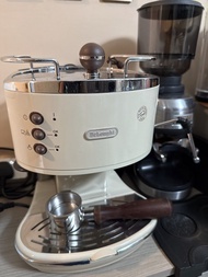 DeLonghi ECO 310 半自動咖啡機