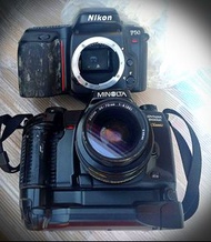 售賣藝康 Nikon F50 淨機同另一部萬能達 MINOLTA  600si  連 AF 35～70 鏡頭單鏡菲林相機兩部 無電池無菲林試機由  ＄360  蚊起自由價由你出價  交收時係不會試機