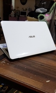 二手ASUS X555L i5-5200U /NVIDIA GeForce 930M(2G)獨顯15.6吋筆記型電腦