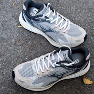 Mizuno Pure Original Mezin Racer Gray Rice Retro Cushioning Rebound Low-top Professional Running Sho