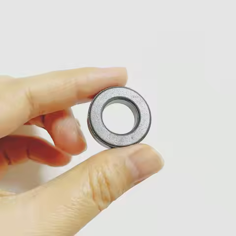 1Pcs 2Pcs 5Pcs 10Pcs FT82-43 American RF Ferrite Magnetic Ring FT-82-43 Size 21*13.2*6.35mm Magnetic