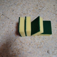 7 cm × 8 cm ×4 pcs scouring pad with sponge