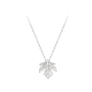 Fashion necklace with maple leaf pendant