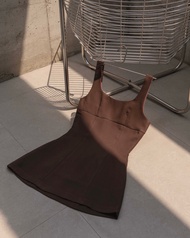 OUT OF ROUTINE - OLIVIA MINI DRESS เดรสสั้นคอเหลี่ยม