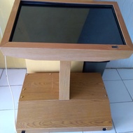 monitor touchscreen 32 inch standing