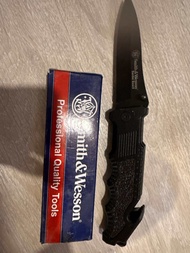 มีดพก มีดพับ smith & Wesson  รุ่น SWBG1S made in china USA brand