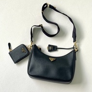 Prada黑金十字紋三合一