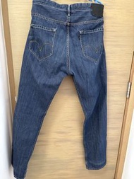 Levi's 504 直筒牛仔褲