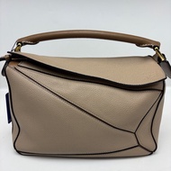 Loewe puzzle小號沙色幾何包，尺寸：24*16cm  🈚附件