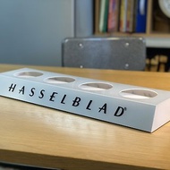 瑞典哈蘇 HASSELBLAD 鏡頭展示座 - 銀