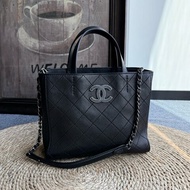 Chanel香奈兒 黑銀琺瑯扣荔枝牛托特tote小號