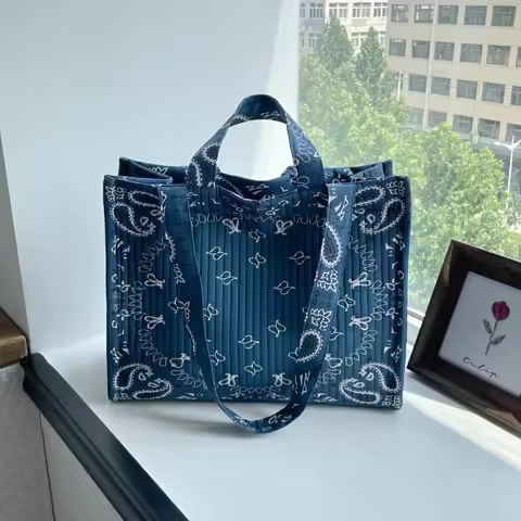Women Paisley Print Quilted Tote Bag Large Capacity Casual Shoulder Handbag Vintage Bandana Pattern