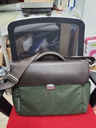 MANDARINA DUCK 公事包
