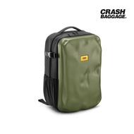 CRASH BAGGAGE กระเป๋าเป้สะพายหลัง รุ่น ICONIC  สีเขียวโอลีฟ