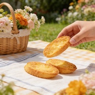 French toast, morning snacks when watching movies, casual meal replacement cookies, closed toast