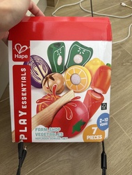 全新Hape Farm Shop Vegetables 木製切蔬菜玩具 7件裝