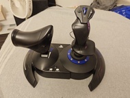 Thrustmaster T.Flight Hotas 4 飛行搖桿