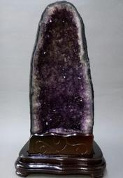 高檔巴西紫水晶洞 13.3kg [附專屬實木底座]