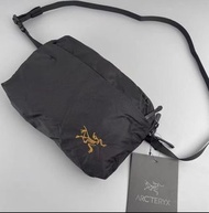 ARC'TERYX arcteryx shoulder bag 始祖鸟 不死鳥 HELIAD 6L 運動休閒印花拉鍊開合 尼龍 肩背包斜背包 男女同款黑色