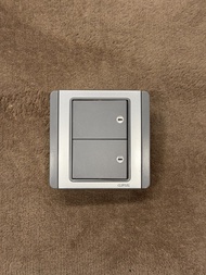 奇勝灰色有燈開關兩掣面板Clipsal Double Light Switch Schneider