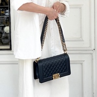 極新🫶🏻Chanel 香奈兒 黑色 荔枝皮 Boy Chanel 25 肩背包 鍊帶包 復古金釦 A67086