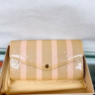 Lv sarah 漆皮米色條紋長夾