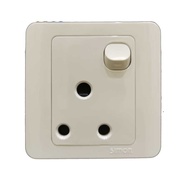 Simon 15A BS switched socket heavy duty