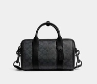 รับประกันแท้💯 สะพายข้าง Gotham Duffle 24 In Signature CA186