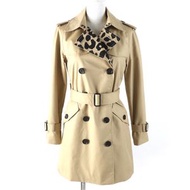 成色極佳： COACH F21833 棉質風衣，豹紋內襯，飾有品牌標誌紐帶，配有腰帶。米色，XS 碼。正品。推薦女士穿著。