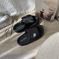 D09 - Women's flat sandals