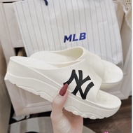 Ultra-light MLB NY strappy sandals